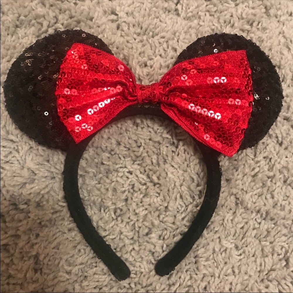 Authentic Minnie Mouse ears
